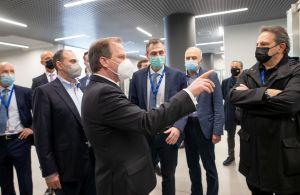 Επιθεώρηση Κ. Αχ. Καραμανλή στο “Μακεδονία”: “Η Θεσσαλονίκη έχει το αεροδρόμιο που της αξίζει”