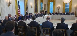 Βενεζουέλα: Πίεση από Τραμπ για επιστροφή πετρελαϊκών κολοσσών