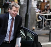 Τα «μυστικά» ραντεβού Βαρουφάκη και Τσακαλώτου σε Παρίσι και Λονδίνο