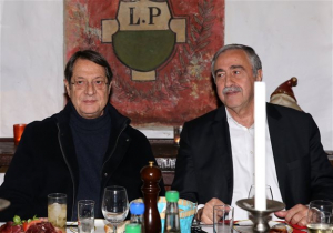 Κρίσιμο δείπνο Αναστασιάδη-Ακιντζί στις 16 Απριλίου