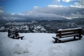 Τσουχτερό κρύο και χιόνια στα ορεινά - Σε κλοιό κακοκαιρίας η χώρα