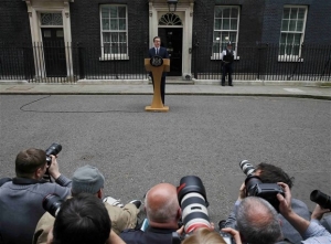 Κάμερον: Θα προχωρήσουμε με το δημοψήφισμα «μέσα ή έξω» από την ΕΕ