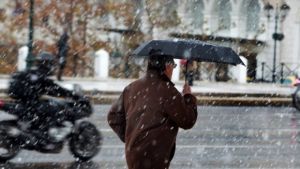 Χαλάει ο καιρός: Βροχές και πτώση της θερμοκρασίας