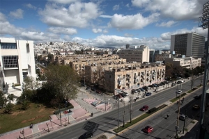 Στην Περιφέρεια Αττικής μεταβιβάζονται τα προσφυγικά της Λεωφ. Αλεξάνδρας