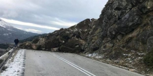 Ιωάννινα: Κατολίσθηση στην παλιά EO Ιωαννίνων - Μετσόβου