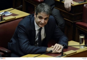 Στο 4,5% η διαφορά ΝΔ - ΣΥΡΙΖΑ σύμφωνα με δημοσκόπηση