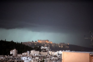 Καιρός: Επιδείνωση την Κυριακή με βροχές και καταιγίδες