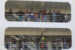 Πάνω από 3.000 πρόσφυγες έφτασαν το πρωί της Τρίτης στον Πειραιά