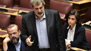 Επεισόδιο με σπρωξίματα στην Προανακριτική με Πολάκη