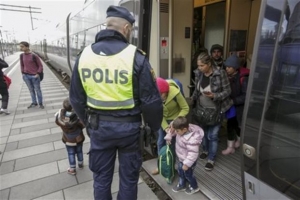 Κλίμα έκτακτης ανάγκης στην ΕΕ -Ελέγχους εισάγει και η Σουηδία