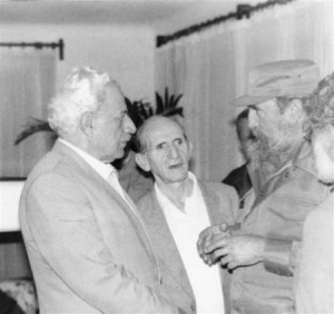 Σκληρή κριτική ΚΚΕ στο «αδελφό» κόμμα του Φιντέλ