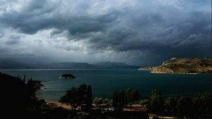 Επικίνδυνες καταιγίδες και βροχές στη Μακεδονία και Θράκη