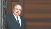 «Αλβανικά καψώνια» στα σχέδια Κοτζιά