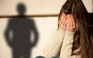 Δημιουργία σταθμού υποστήριξης κακοποιημένων γυναικών στην Δυτική Αττική
