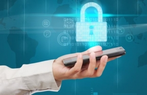 Ως το μπαλκόνι κυνηγούσαν το κλεμμένο κινητό