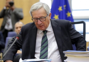 Γιούνκερ προς Αναστασιάδη: Συνεχίστε τις συνομιλίες