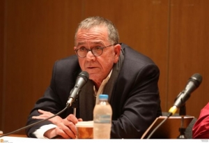 Μουζάλας: «Ανοικτού τύπου» αλλά φρουρούμενα τα στρατόπεδα