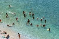 Τα μπάνια ξεκίνησαν, μαζί και οι πνιγμοί
