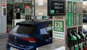 Η Ευρώπη εξετάζει το E20: Ένα φθηνότερο καύσιμο με προκλήσεις υιοθέτησης