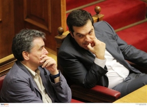 Η κοινωνική κατακραυγή «βυθίζει» την κυβέρνηση ΣΥΡΙΖΑ-ΑΝΕΛ