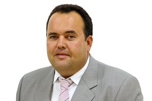Ο δημοτικός σύμβουλος Κώστας Ζώτος καταγγέλλει τη συμπεριφορά αντιδημάρχου