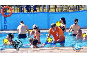 Τα βρέφη στην πισίνα με το πρόγραμμα Baby Swimming στον Αλέξανδρο Κιλκίς