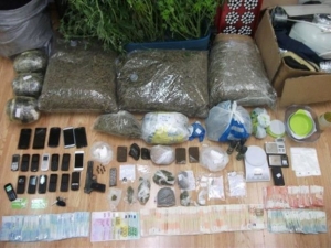 Έφερναν ναρκωτικά από την Αλβανία και τα διακινούσαν στην Αττική