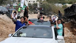 Επιστροφή στον Λίβανο: Χιλιάδες εκτοπισμένοι αντικρίζουν ερείπια και καταστροφή