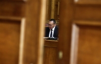 Στουρνάρας: Δεν απαγορεύεται να αγοράσουν οι δανειολήπτες τα δάνεια πριν τα funds (live)