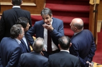 Αναθεωρούν στρατηγική στη ΝΔ με το βλέμμα στο φθινόπωρο