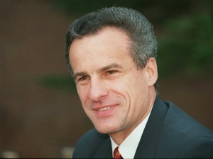 Σεργκέι Γιαστρζέμπσκι: Από δεξί χέρι του Πούτιν, μόνιμος κάτοικος Αφρικής