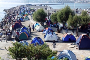 Χρ.Ζώης: Έως 3.000 πρόσφυγες φτάνουν την ημέρα στα νησιά