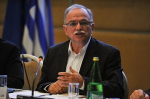 Δυσαρέσκεια Παπαδημούλη για τις συνεχείς δηλώσεις Μητρόπουλου