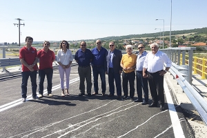 Στην κυκλοφορία η γέφυρα Μικροδάσους