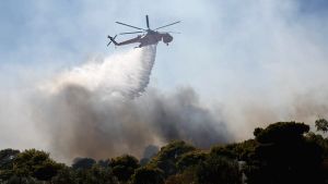 Πυρκαγιά σε εξέλιξη στη δασική έκταση του Εξαμίλι Λαγκαδά – αποκορύφωση των επιχειρήσεων κατάσβεσης