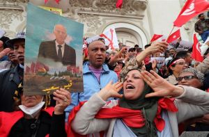 Τυνησία: Στο χείλος της κατάρρευσης η – Ανησυχία στην Ευρώπη