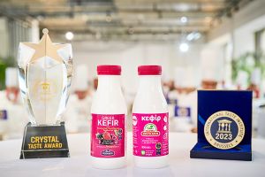 Το Κεφίρ με Κόκκινα Φρούτα της Φάρμα Κουκάκη βραβεύεται με Crystal Taste Award 2023!