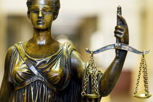Η Πρόεδρος του Δικηγορικού Συλλόγου Ε. Αρτόγλου στην υπογραφή της Σύμβασης για την προστασία των δικηγόρων στο Λουξεμβούργο