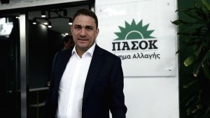Ανησυχία Τσουκαλά για τις συνέπειες της νομοθεσίας της ΝΔ στις κοινωνικές δομές