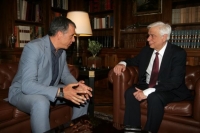 Συνάντηση Παυλόπουλου-Θεοδωράκη για την προσφυγική κρίση