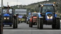 Μπλόκα με 8.000 τρακτέρ στους δρόμους της Κεντρικής και Βόρειας Ελλάδας