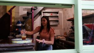 Θεσσαλονίκη: Κωφοί και βαρήκοοι σας σερβίρουν το ρόφημά σας σε ένα ιδιαίτερο καφέ – μπαρ