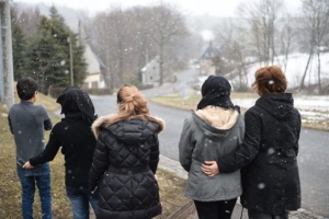 Γερμανία: «Όνειδος» η επίθεση κατά του λεωφορείου με τους πρόσφυγες