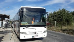 Πρωτοφανή επίθεση σε λεωφορείο του ΚΤΕΛ Χαλκιδικής: Μαθητές πέταξαν πέτρες και τραυμάτισαν τον οδηγό