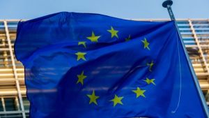 Κομισιόν: Προετοιμάζει έκτο πακέτο κυρώσεων κατά της Ρωσίας