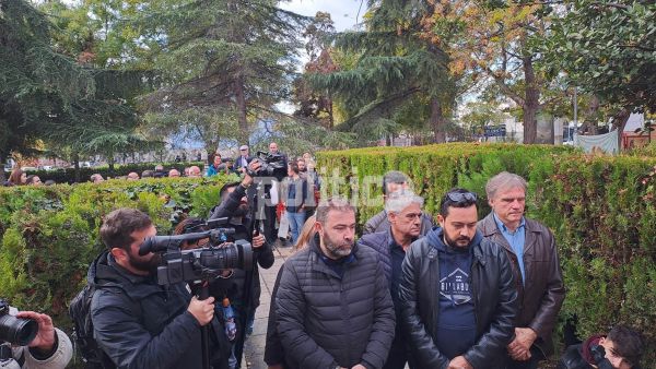 ΑΠΘ: Στεφάνι στο μνημείο του Πολυτεχνείου κατέθεσαν το ΠΑΣΟΚ και το Εργατικό Κέντρο Θεσσαλονίκης