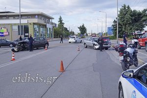 Σύγκρουση δυο ΙΧ επιβατικών στην είσοδο του Κιλκίς: Οι ζημιές μεγάλες, ευτυχώς χωρίς σοβαρούς τραυματισμούς