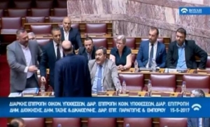 Φασιστική επίθεση Κασιδιάρη κατά Δένδια στην επιτροπή της Βουλής για τα μέτρα και τα αντίμετρα της συμφωνίας