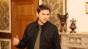 Σύμβουλος Ζελένσκι: «Ο κόσμος έχει βαρεθεί εντελώς την Ρωσία»