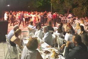 Υπέροχο Αντάμωμα στην πλατεία του Άσπρου από τον Πολιτιστικό Σύλλογο "Ανατολική Ρωμυλία"